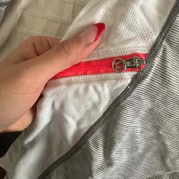 Lululemon half zip - Picture 3 of 4